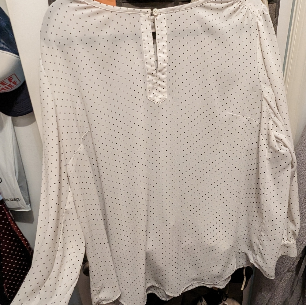 LOFT Plus polka dot white keyhole shirt